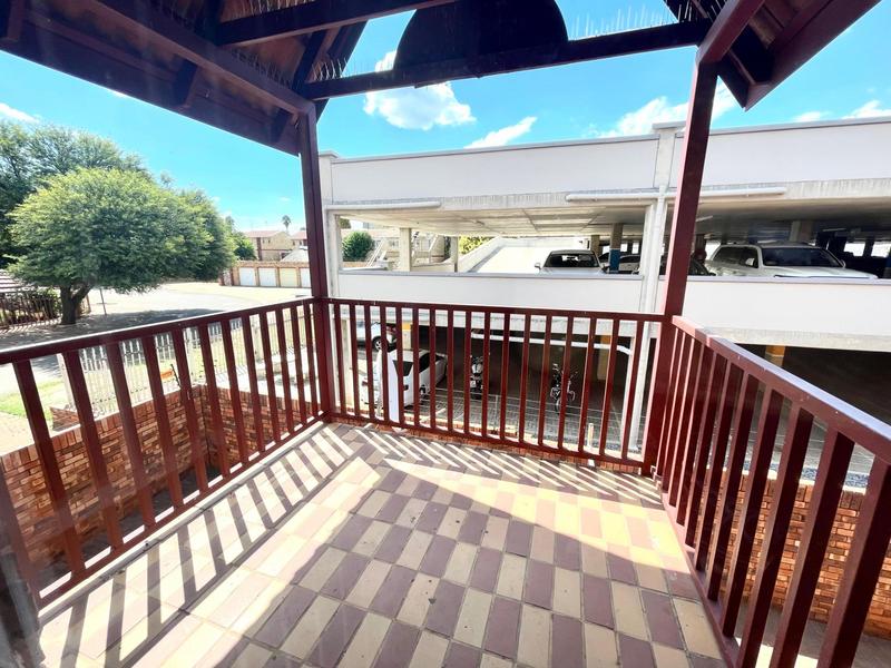 To Let 2 Bedroom Property for Rent in Kannoniers Park North West